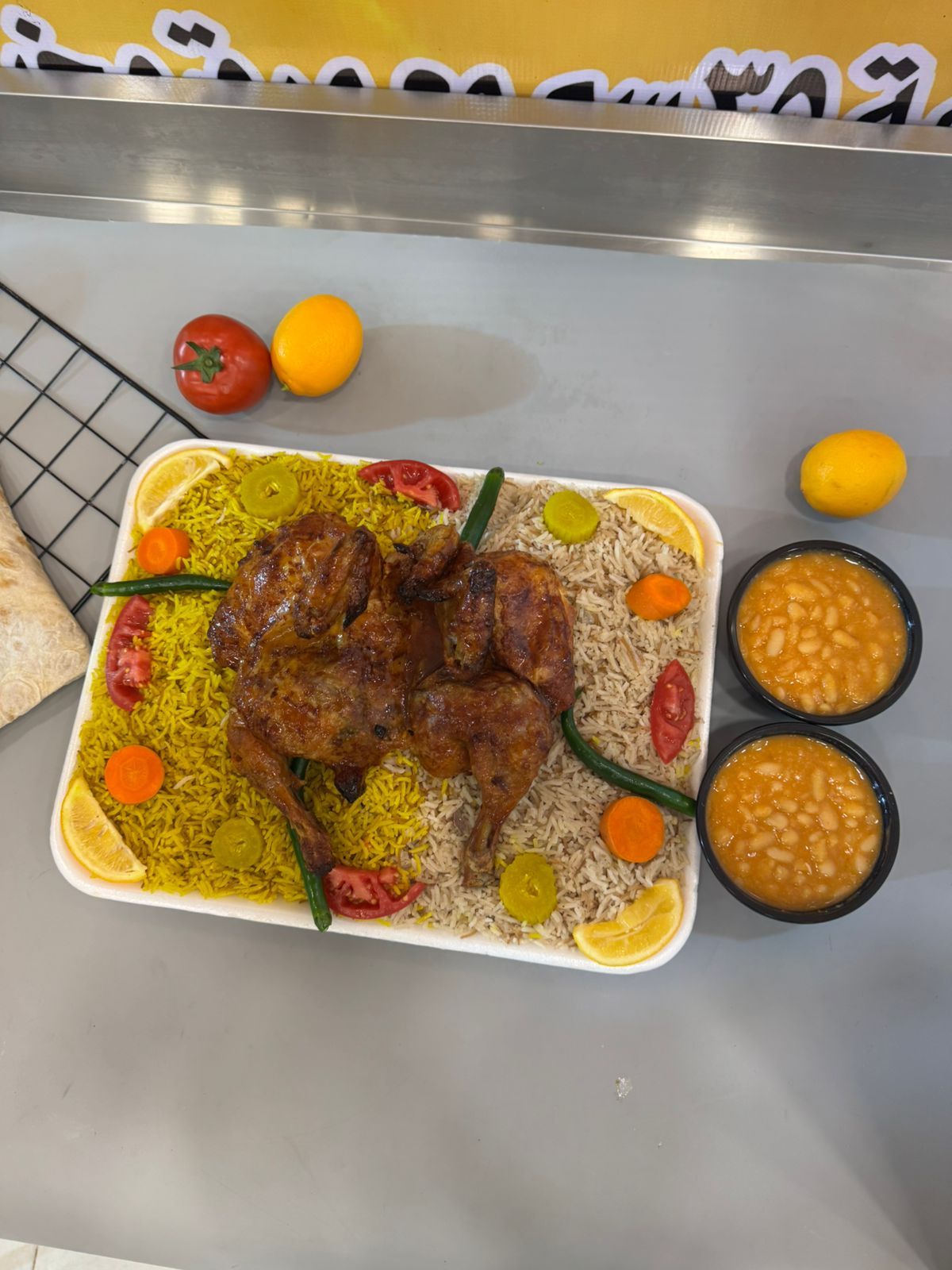 منسف عمال دليميه مع دجاجه