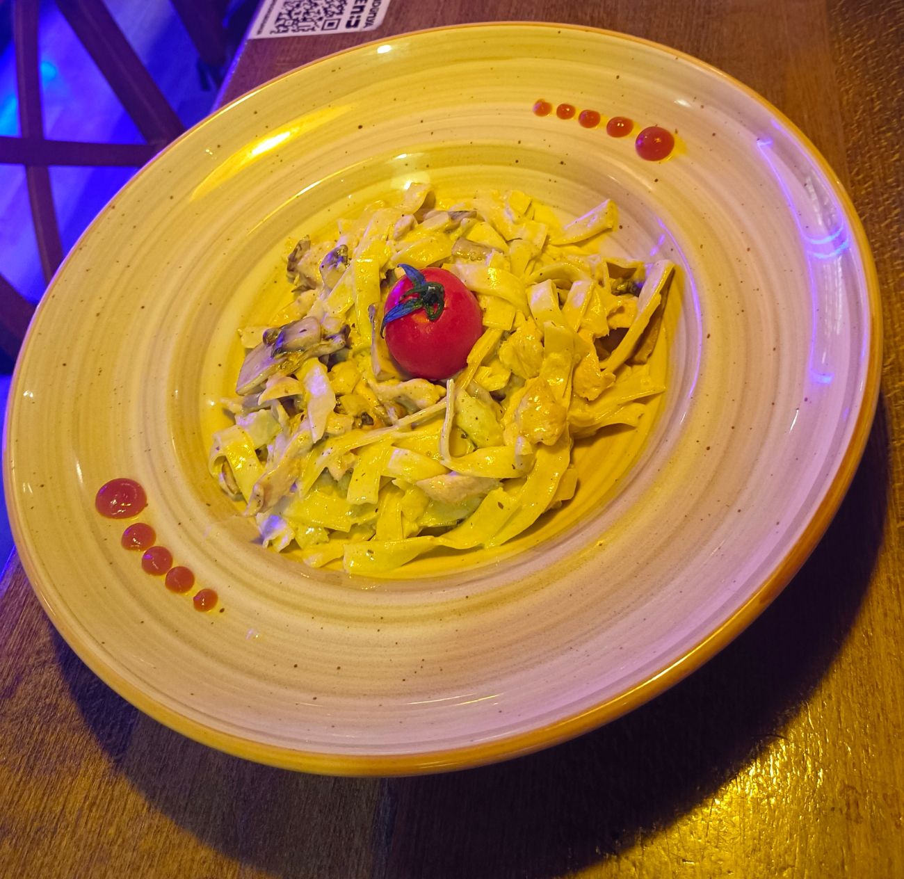 Fettuchine Alfredo - Julyen Tavuk Bonfile | Mantar | Krema