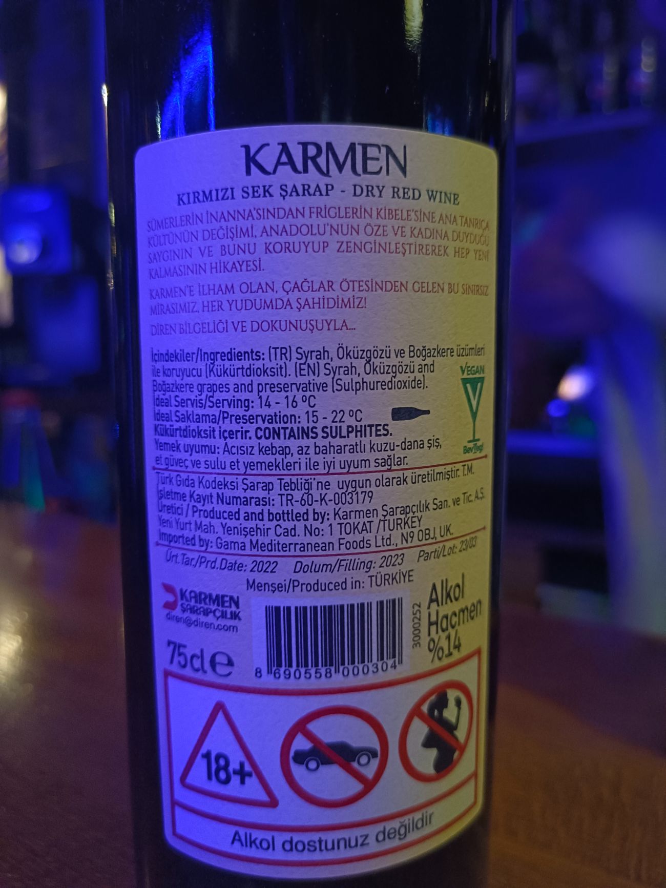 Diren Karmen - syrah, öküzgözü, boğazkere üzümleri. klasik, istikrarlı, rahat içimli