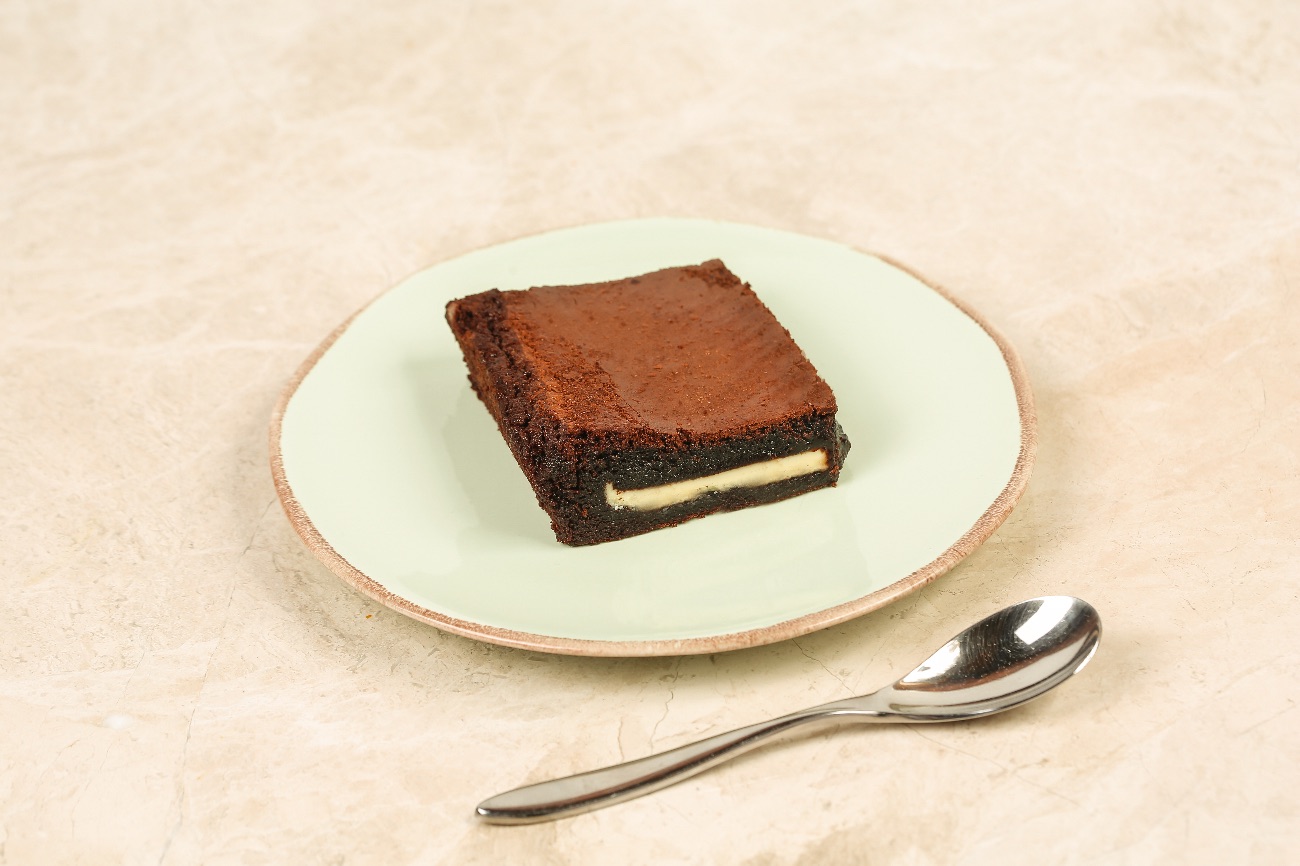 White Choccolate Browni - Özenle Hazırlanmış, tam kıvamında nefis white chocolate browni.