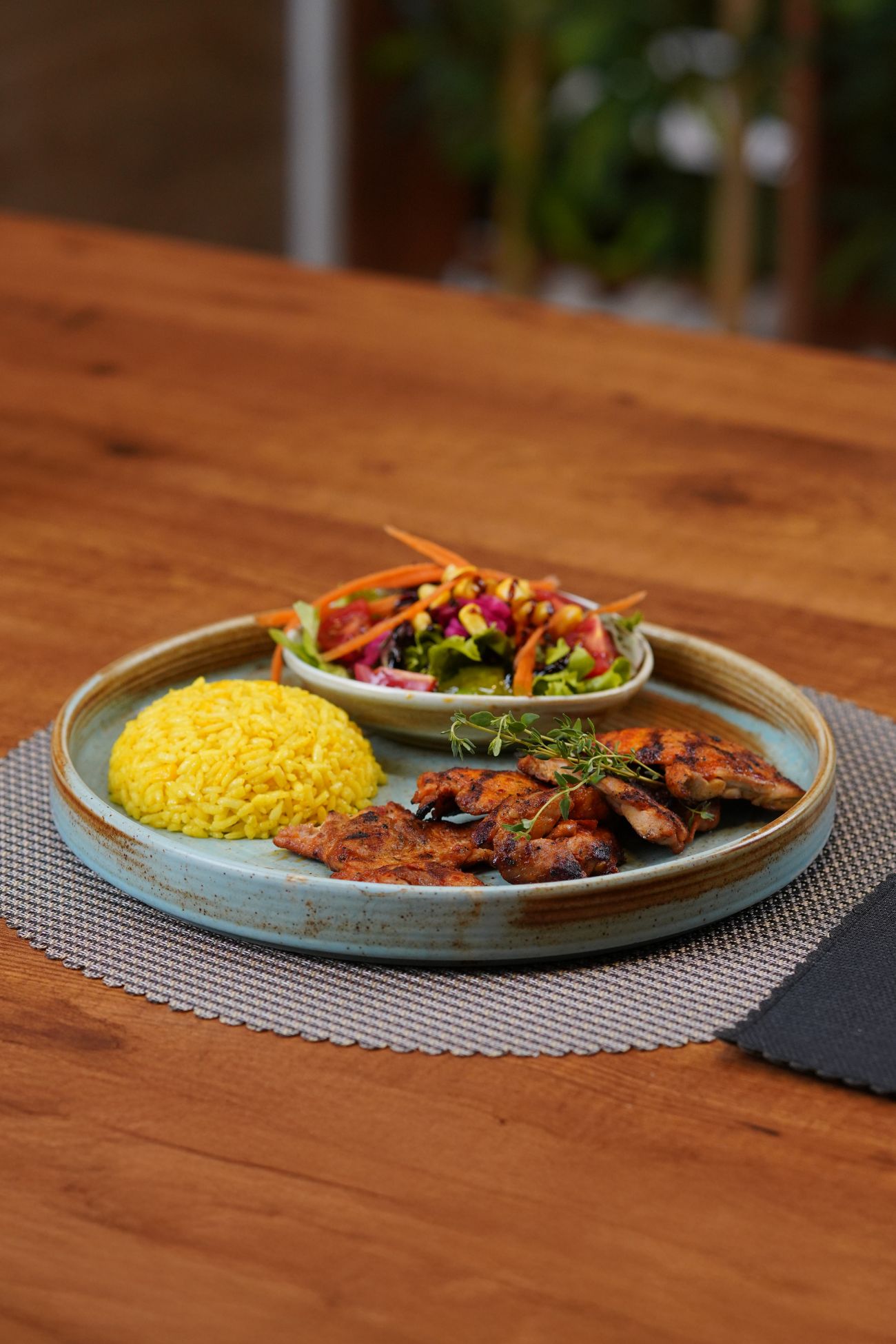 Dağ Kekikli Tavuk Izgara - Tavuk Sarma. Salata ve Pilav Eşliğinde.
